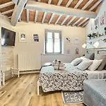 Апартаменты La Casina Di Rosa Монтепульчано
